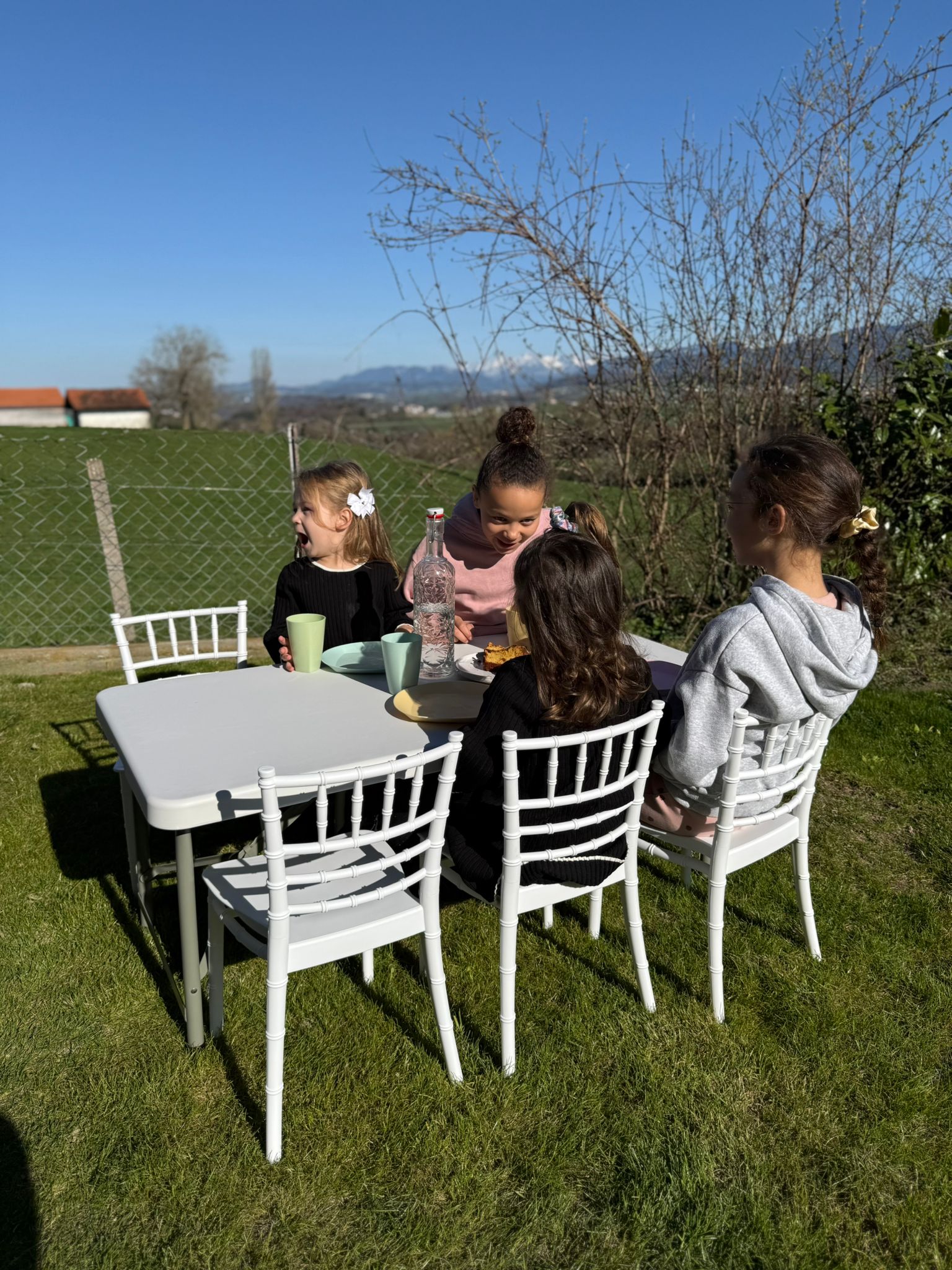 Espace créatif tables et chaises